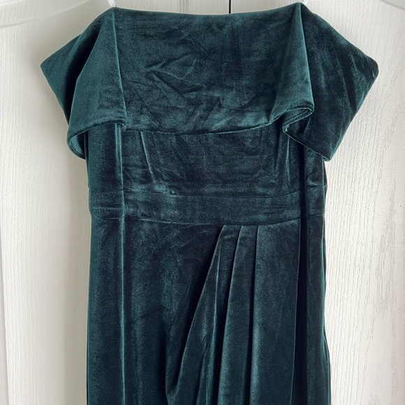 Lulu's Off the Shoulder Green Velvet Dress - Picture 3 of 9